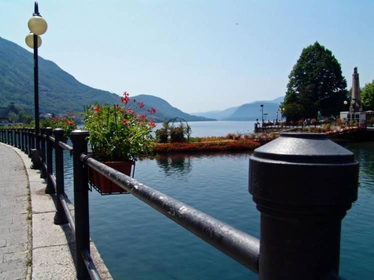 Casa Al Lago オメーニャ エクステリア 写真