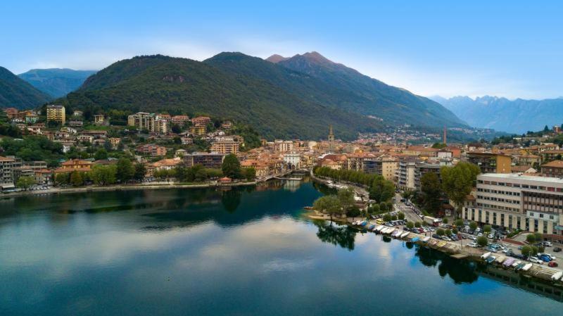 Casa Al Lago オメーニャ エクステリア 写真